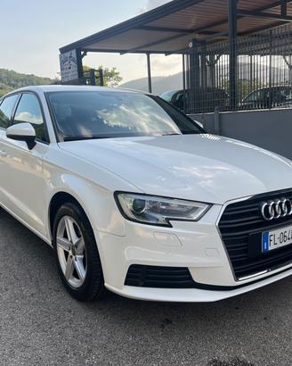 Audi A3 1.6 TDI 116cv diesel Business 2017