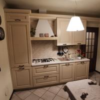 Cucina completa di elettrodomestici!