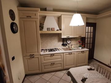 Cucina completa di elettrodomestici!