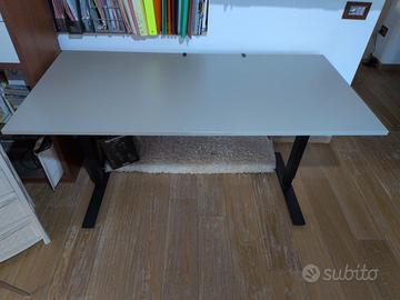 Scrivania TROTTEN regolabile in altezza