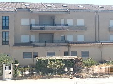 Intera proprieta' 350 mq ( 1 appart + 1 loc. Comm)