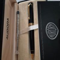 Penna a sfera Aurora 88 con confezione e refill