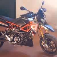 Aprilia dorsoduro 900 soli 4900 km.