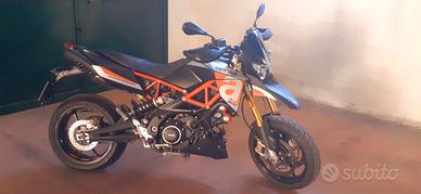 Aprilia dorsoduro 900 soli 4900 km.