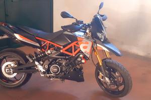 Aprilia dorsoduro 900 soli 4900 km.
