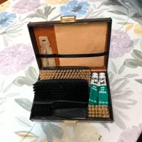 kit da viaggio per la cura delle scarpe