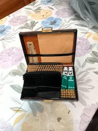 kit da viaggio per la cura delle scarpe