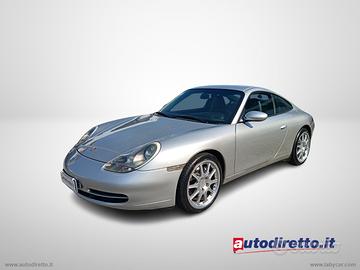 PORSCHE 996 Carrera 4 Coupé