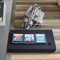 Nintendo DSi con giochi 