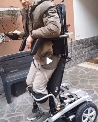 carrozzina per disabili con sollevatore