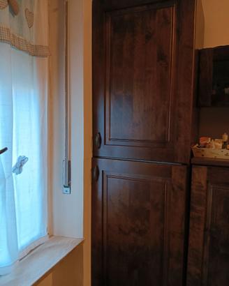 Mobile a colonna per frigo ad incasso con frigo