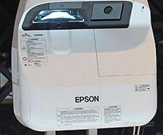 Proiettore Epson ultra short ottica corta 3500 lum
