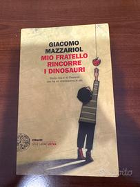 “Mio fratello rincorre i dinosauri”