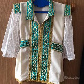 Costume per bambini in stile tradizionale tunisino