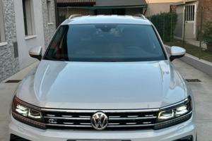 VOLKSWAGEN Tiguan Allspace R-line