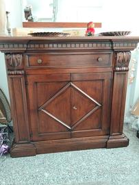 credenza classica in legno massiccio 
