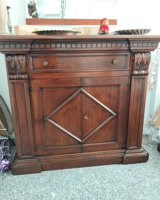 credenza classica in legno massiccio 