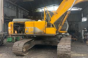 JCB 220 escavatore cingolato