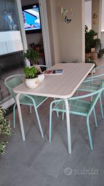 Tavolino da esterno con 4 sedie