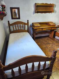Letto e scrivania legno massello