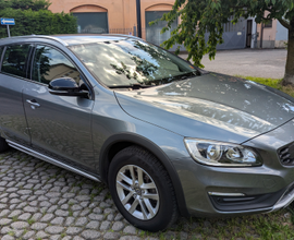 Ultimi giorni: Volvo V60cc Business D3 2.0 Euro 6