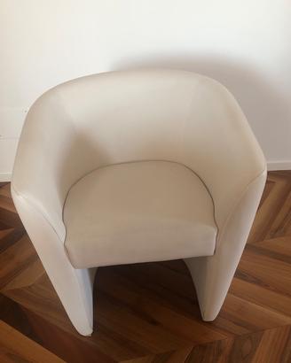 PRIVATO:- Poltroncine in pelle Bianche.