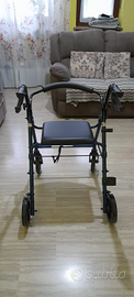 Deambulatore con seduta