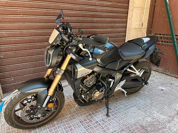 Honda CB650R E-Clutch Sport Pack - Aprile 2025