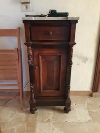 Comodino in legno primi del '900