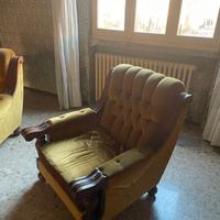 2 poltrone storiche (il prezzo riguarda tutti i 2)