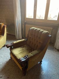 2 poltrone storiche (il prezzo riguarda tutti i 2)