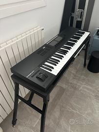 Komplete kontrol s61 tastiera midi + stand incluso