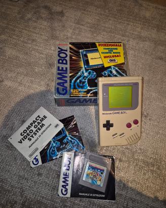 Gameboy  con scatola e gioco Super Mario