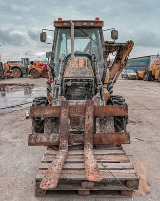 ESCAVATORE gommato Caterpillar- 442D