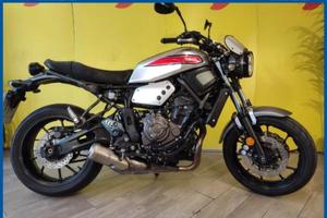YAMAHA XSR 700