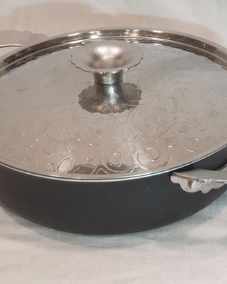 Alessi "Dressed" casseruola bassa Ø 24 e coperchio