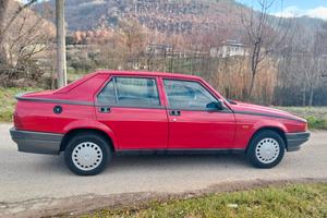 Alfa Romeo 75 