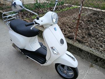Vespa 125  LX IE