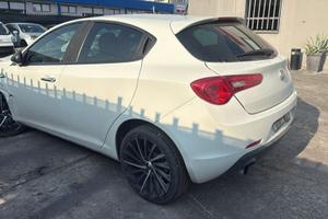 ricambi usati Alfa Romeo giulietta anno 2013 cilin