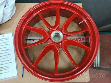 Cerchio Posteriore Rosso Per Hypermotard 821/939