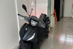 Beverly 300cc anno 2023