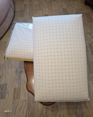 Coppia di cuscini letto