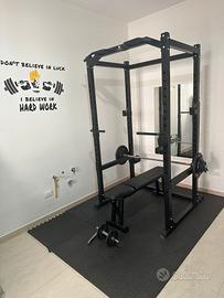 Power rack multifunzione con panca e pesi
