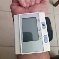 Misuratore di pressione da polso