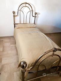 Letto Singolo in Ottone degli anni '40 /'50.
