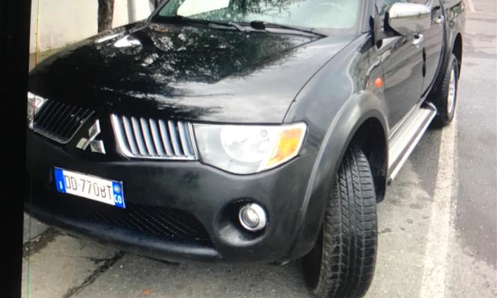 L200 Mitsubishi. Automatica