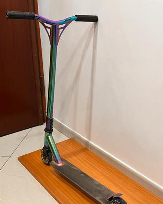 Monopattino freestyle/stunt scooter