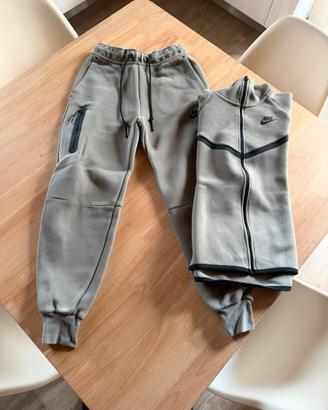 Nike tech