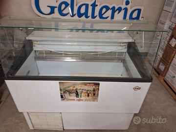 Vetrine espositiva per gelato