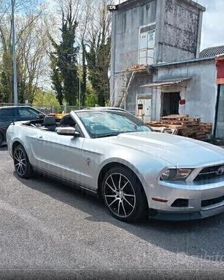 MUSTANG CABRIO - ANNO 2012